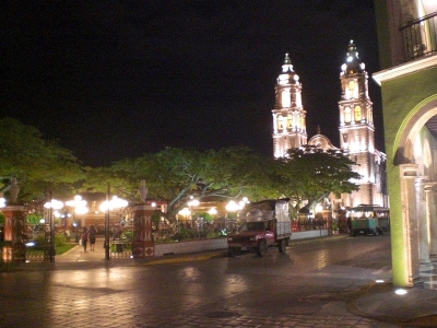 Zocalo Campeche.jpg